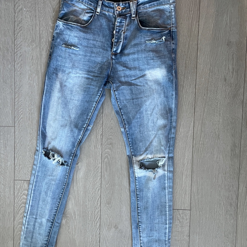 KOLLAR jeans Blow Out Knee Snap Ankle - Size 30